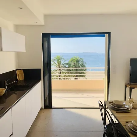Apartment T3 Lumineux Traversant Totalement Neuf En Face De La Front De Vue Sur Les Iles Vue Panoramique Assuree De La Centre Du Lavandou 3eme Etage Avec Ascenseur T3