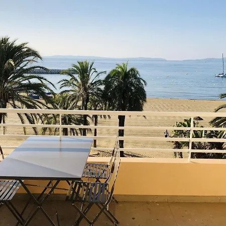 Apartment T3 Lumineux Traversant Totalement Neuf En Face De La Front De Vue Sur Les Iles Vue Panoramique Assuree De La Centre Du Lavandou 3eme Etage Avec Ascenseur T3 *