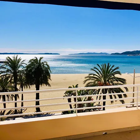 Apartment T3 Lumineux Traversant Totalement Neuf En Face De La Front De Vue Sur Les Iles Vue Panoramique Assuree De La Centre Du Lavandou 3eme Etage Avec Ascenseur T3