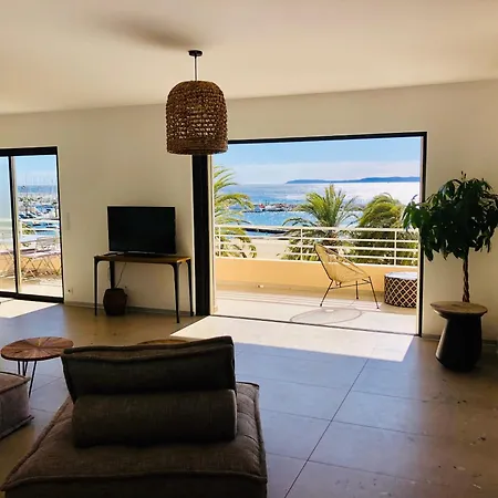 Apartment T3 Lumineux Traversant Totalement Neuf En Face De La Front De Vue Sur Les Iles Vue Panoramique Assuree De La Centre Du Lavandou 3eme Etage Avec Ascenseur T3 *